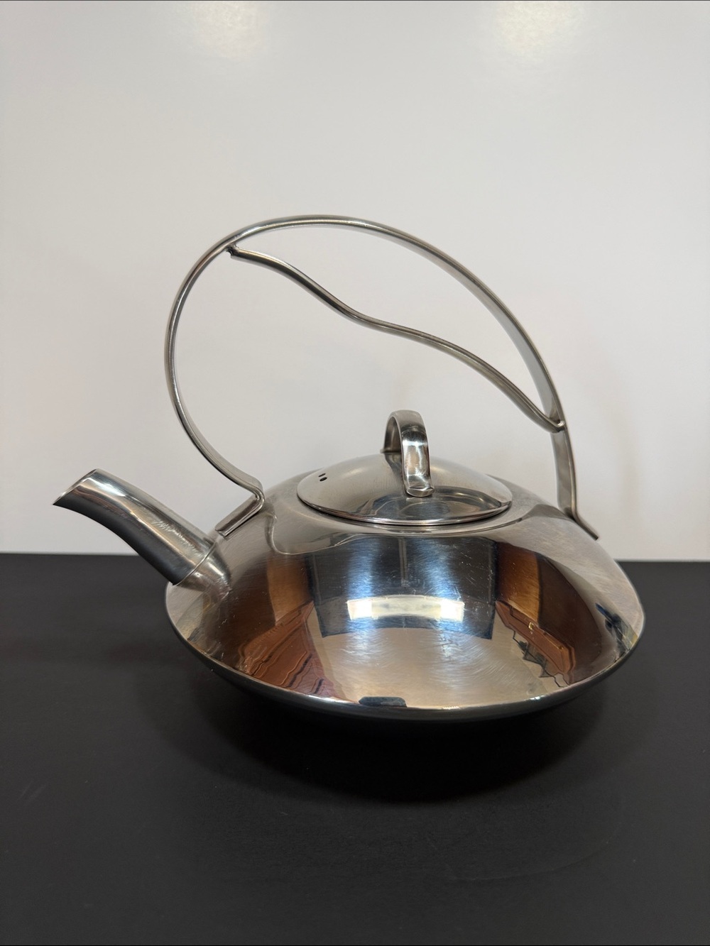 Splendid Il Mulino Stainless Steel Teapot with Curved Folding Handle - Silver